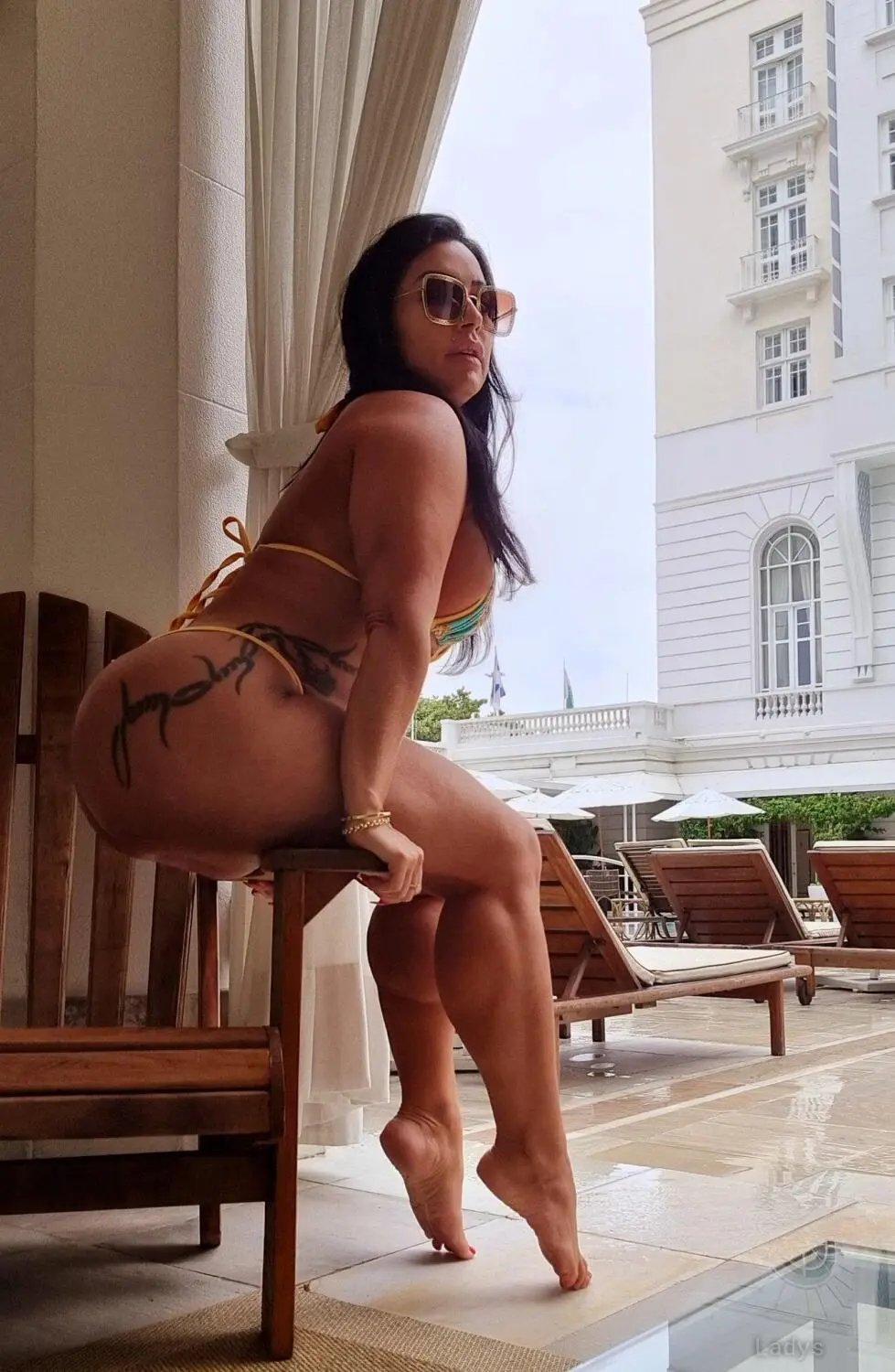 Monique Santiago, 50 years brunette escorts in Salvador, height 160 sm, Weight 68 kg