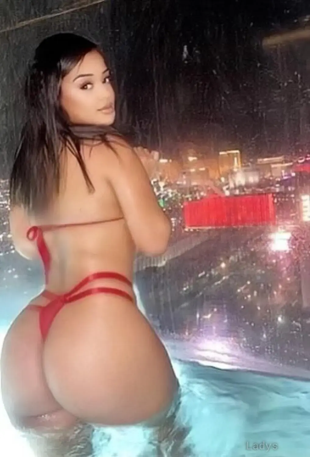 GISELLE, 21 years brunette escorts in San Antonio, height 160 sm, Weight 55 kg