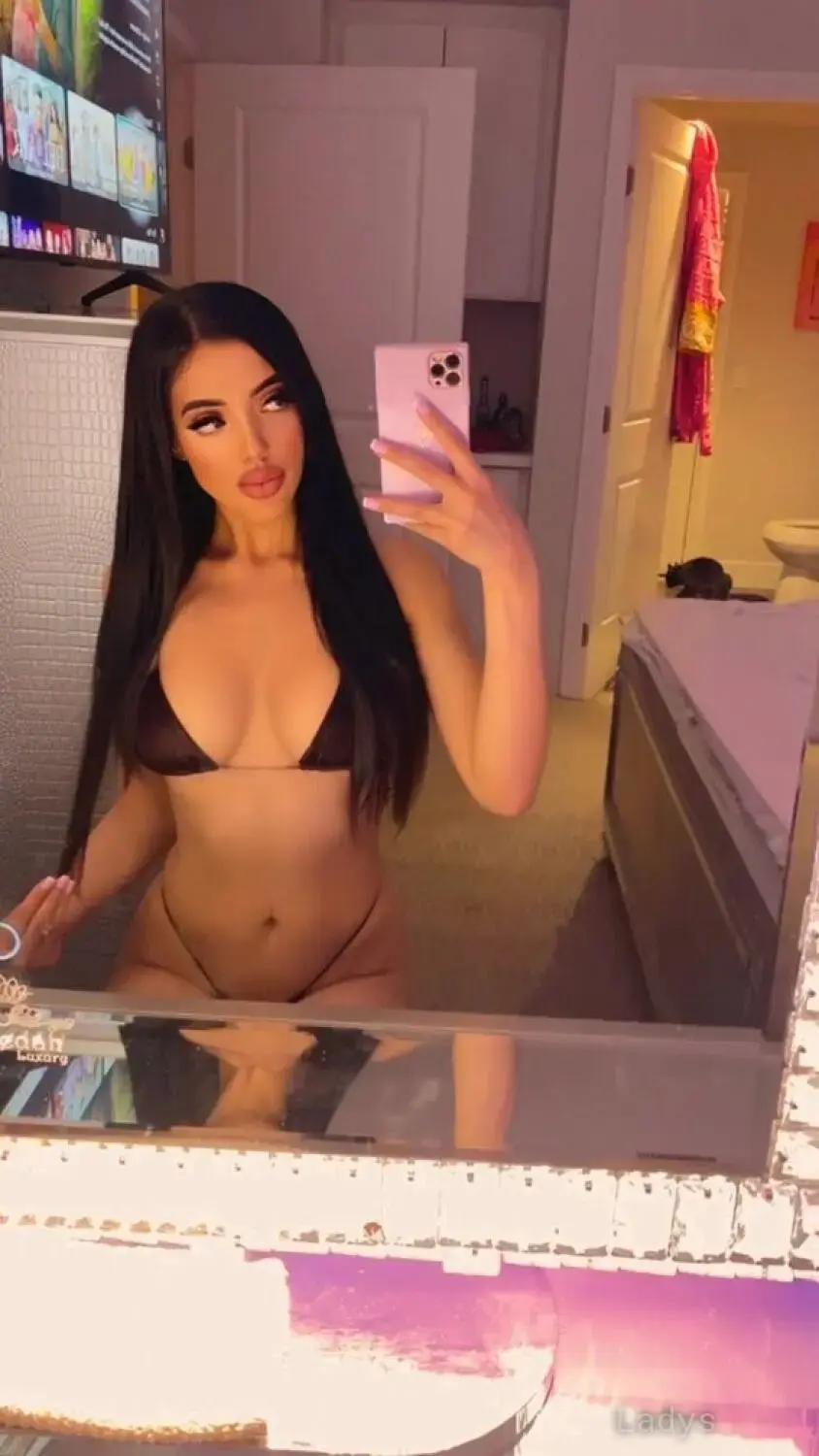 SOFIA VALENTINA, 24 years brunette escorts in San Diego, height 172 sm, Weight 59 kg