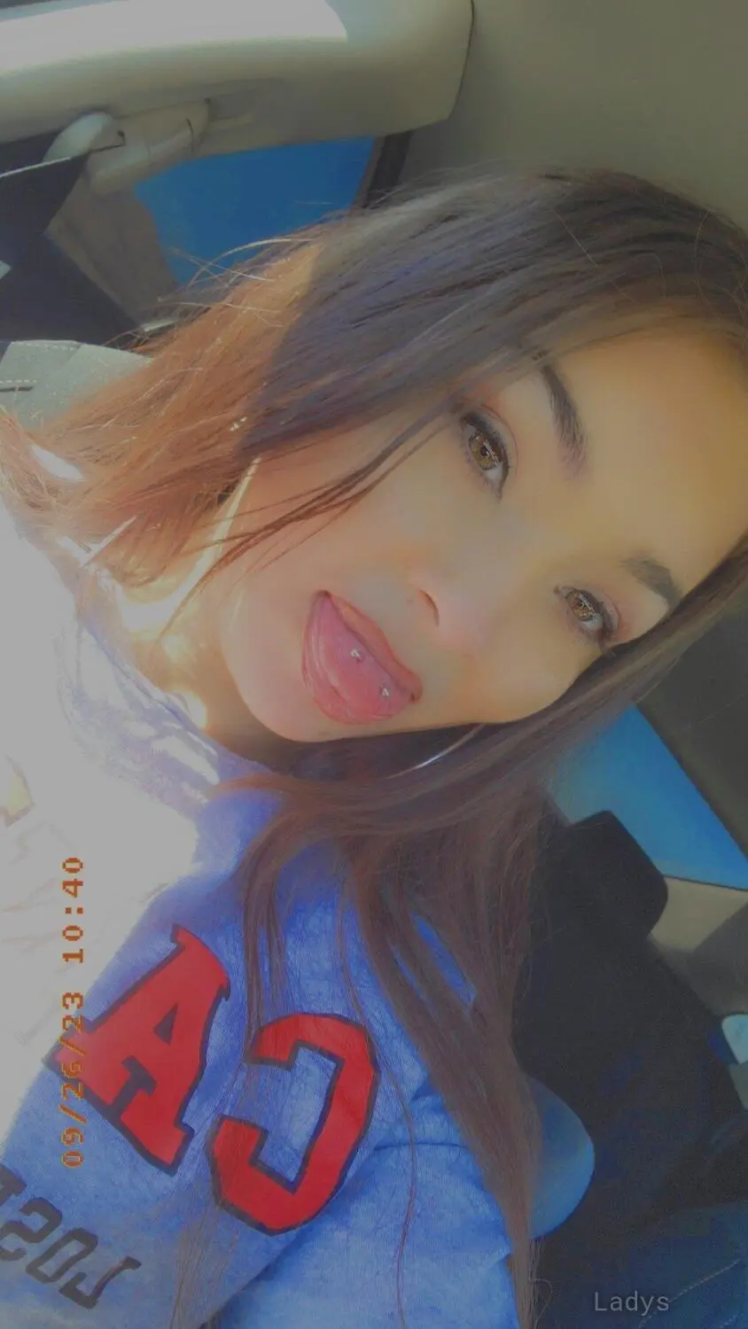 Natalie, 26 years brunette escorts in Santiago de Cali, height 160 sm, Weight kg