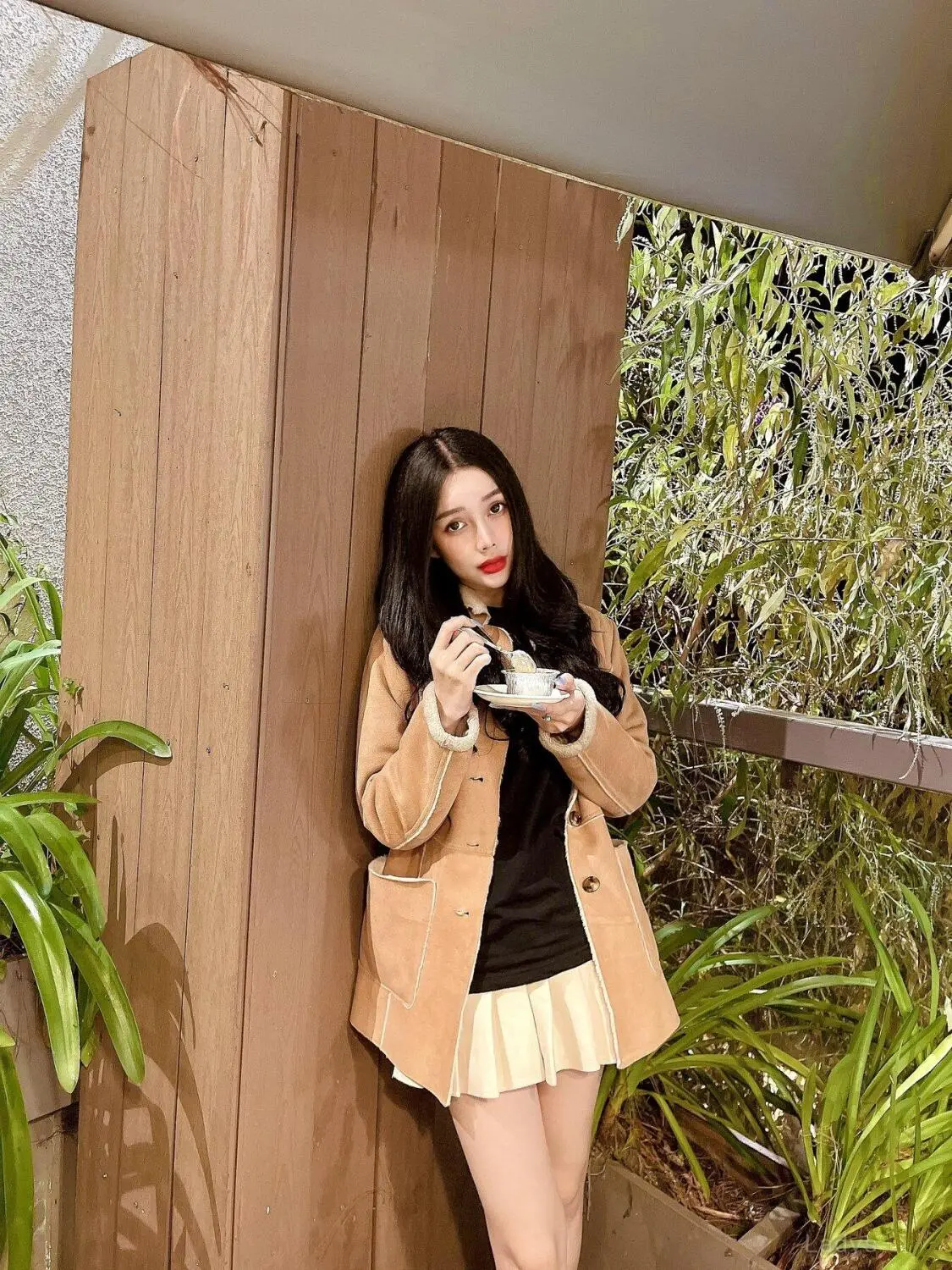 Jennie, 22 years brunette escorts in Shanghai, height 170 sm, Weight  kg