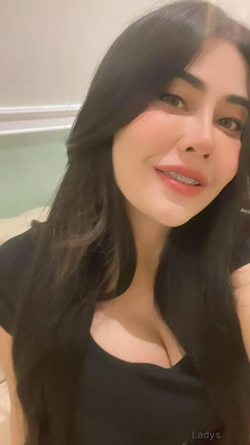 Anny, 24 years brunette escorts in Sharjah, height 162 sm, Weight  kg
