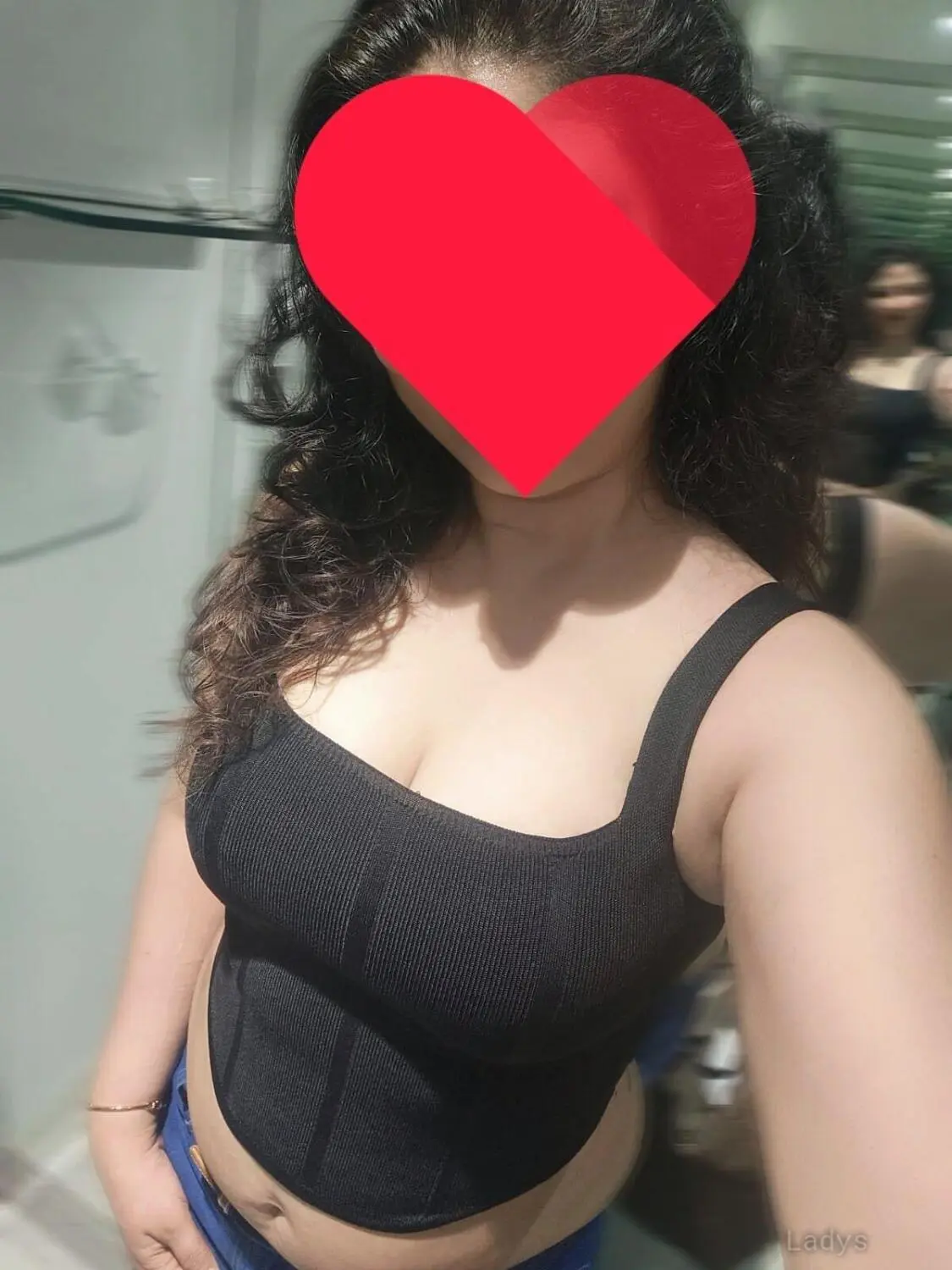 Lora, 25 years brunette escorts in Sharjah, height sm, Weight kg