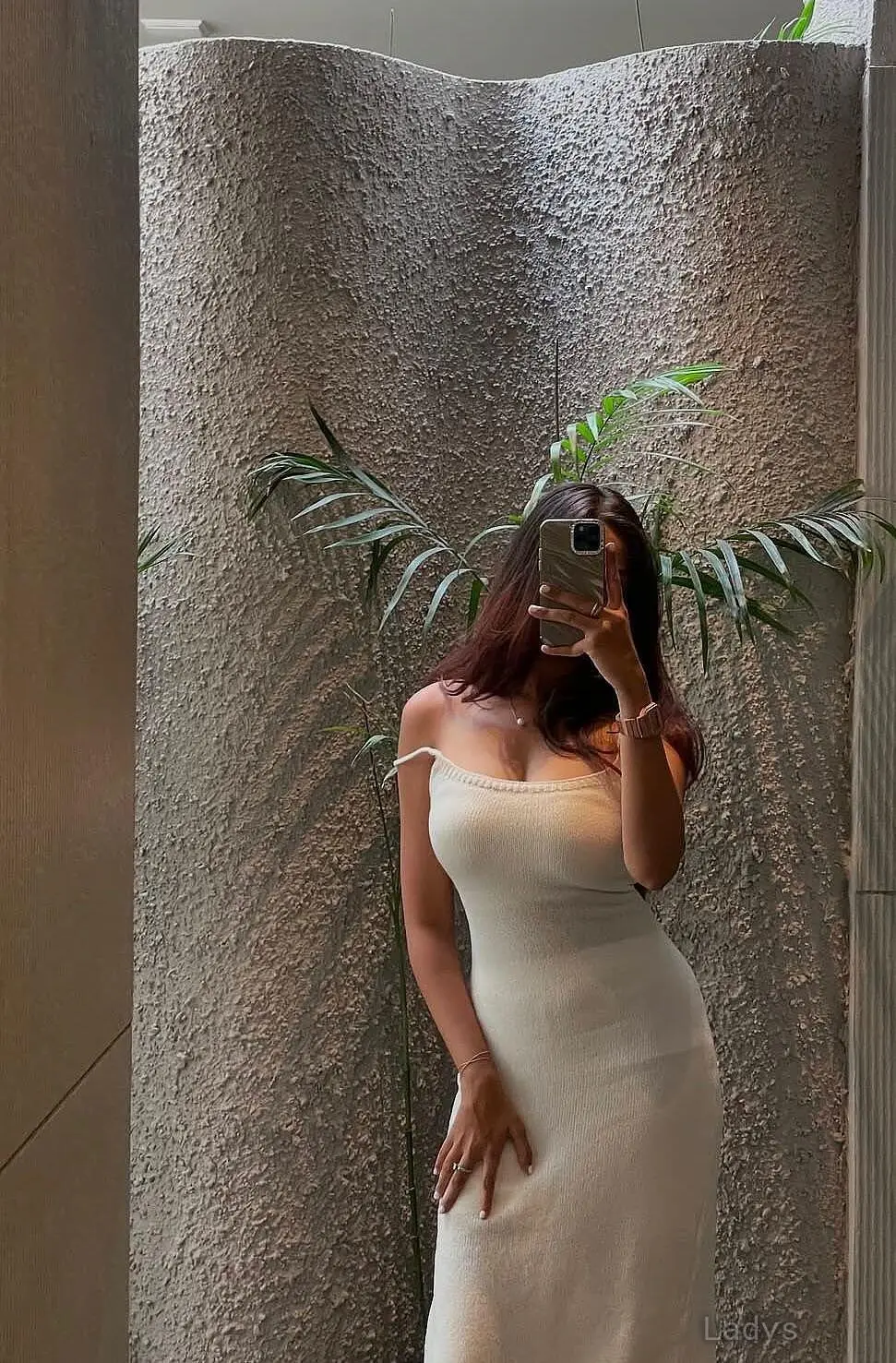 Pouly, 25 years brunette escorts in Sharjah, height sm, Weight kg