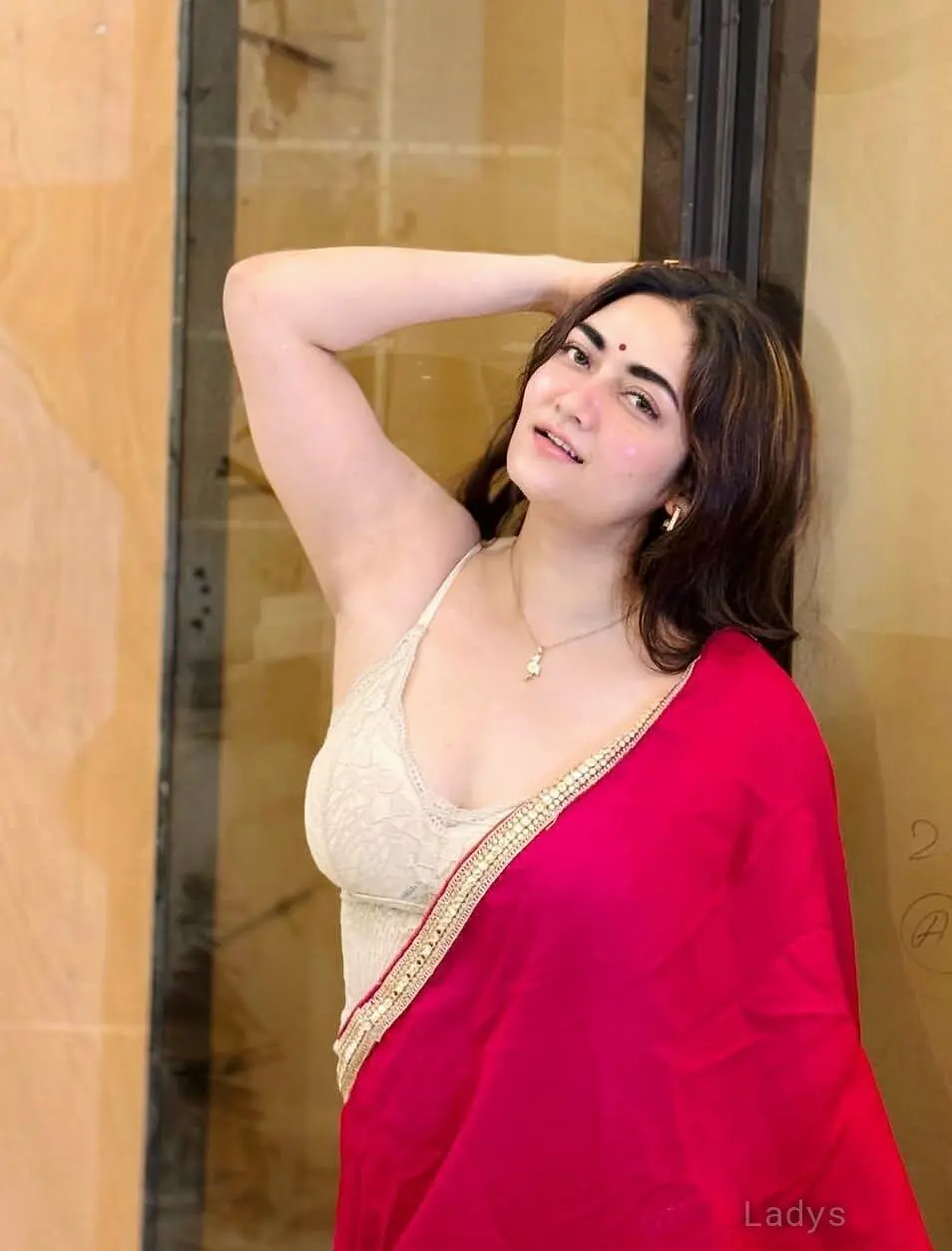 Rashmi, 24 years brunette escorts in Sharjah, height 168 sm, Weight kg