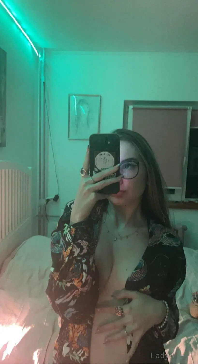 Daisy, 29 years brunette escorts in Shawnee, height 131 sm, Weight 44 kg