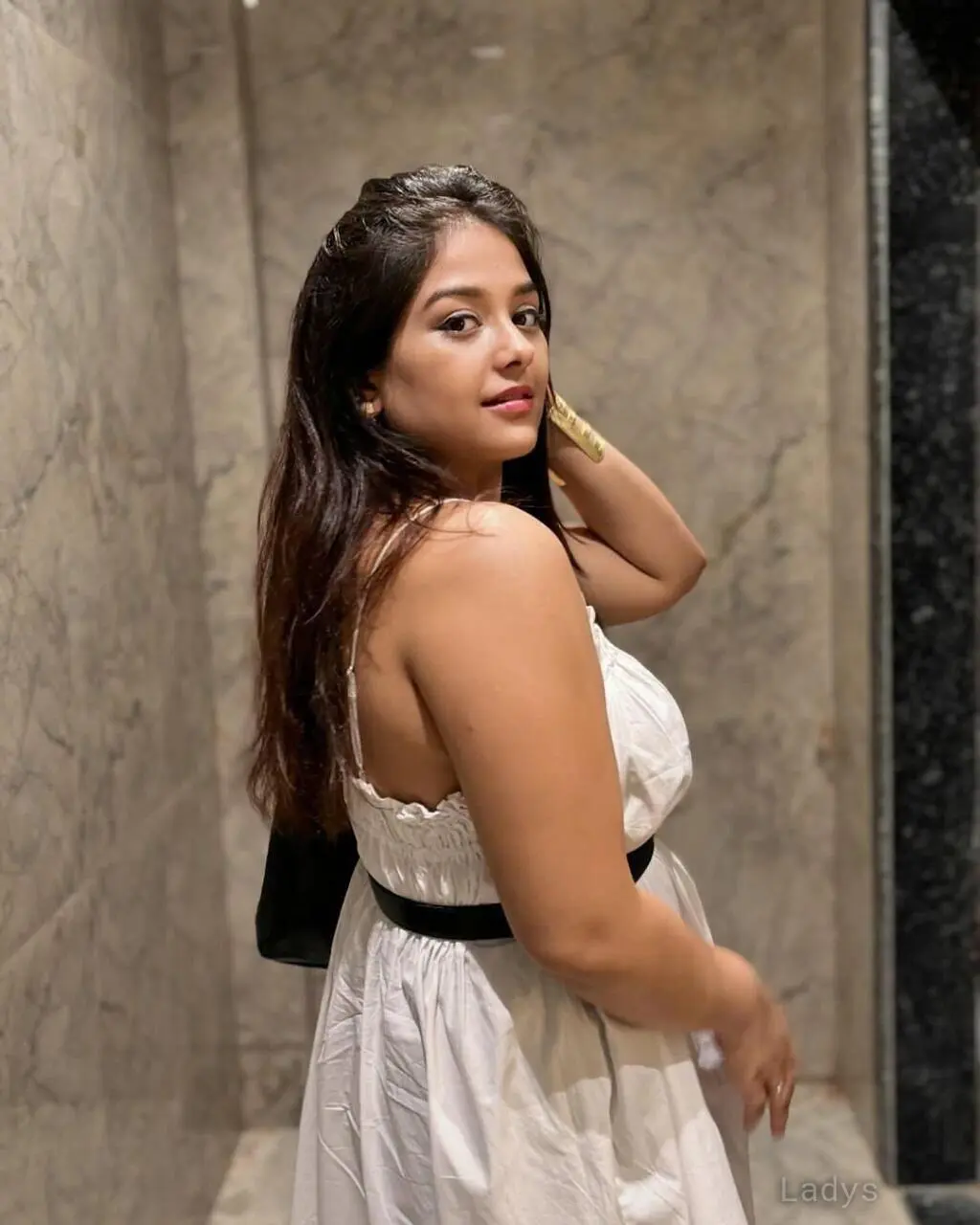 Alisha, 23 years brunette escorts in Shenzhen, height 165 sm, Weight kg
