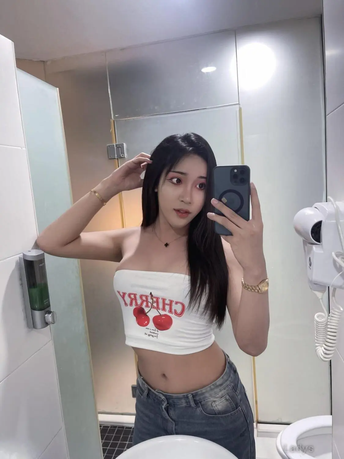 Anamika, 21 years brunette escorts in Siem Reap, height 154 sm, Weight kg