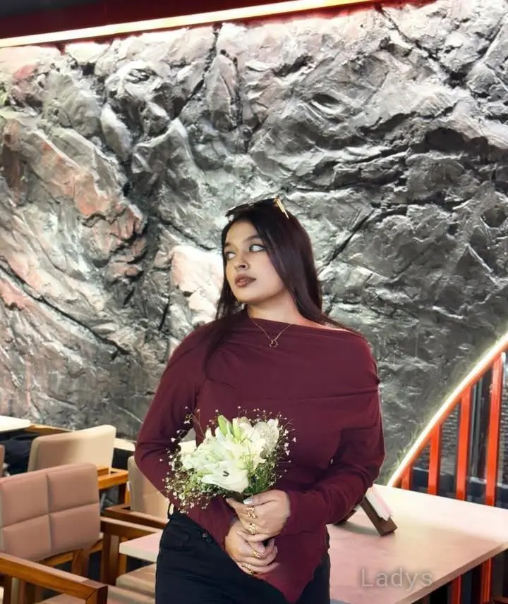 Miscy, 22 years brunette escorts in Siliguri, height 165 sm, Weight kg