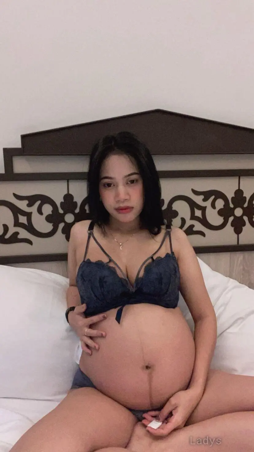 Kania, 23 years brunette escorts in Singapore, height 151 sm, Weight kg