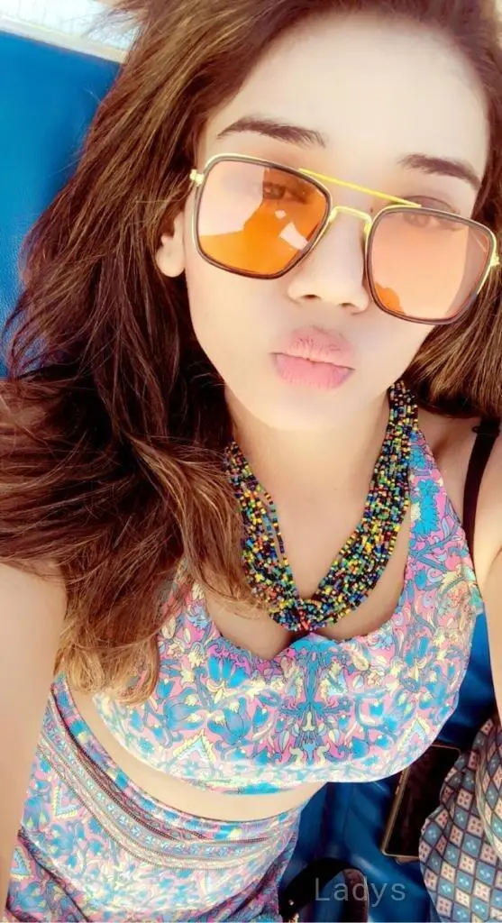 Rima, 22 years brunette escorts in Singapore, height 167 sm, Weight  kg