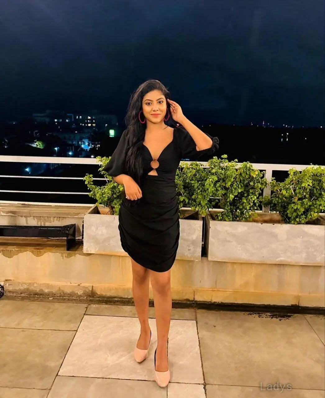 Tamil, 25 years brunette escorts in Singapore, height 150 sm, Weight  kg
