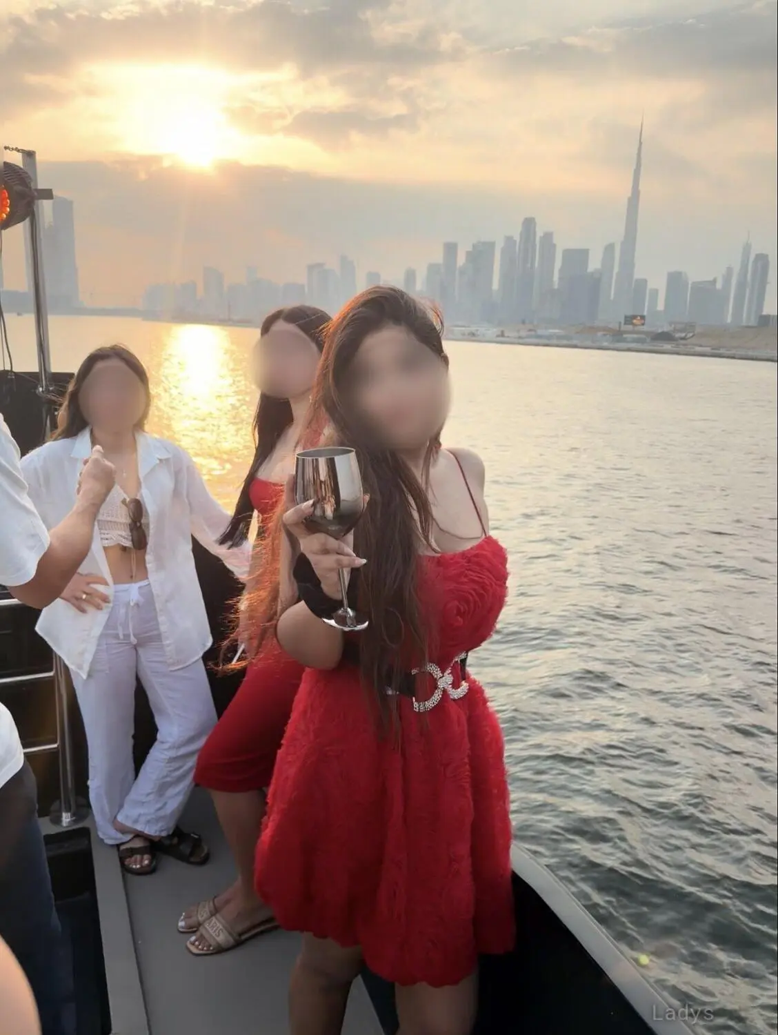 Tanya, 25 years brunette escorts in Singapore, height 175 sm, Weight  kg