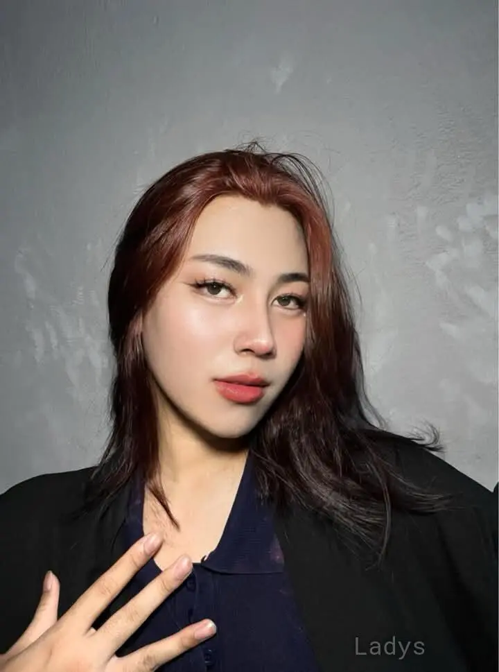 Candy, 22 years brunette escorts in Sohar, height 172 sm, Weight  kg