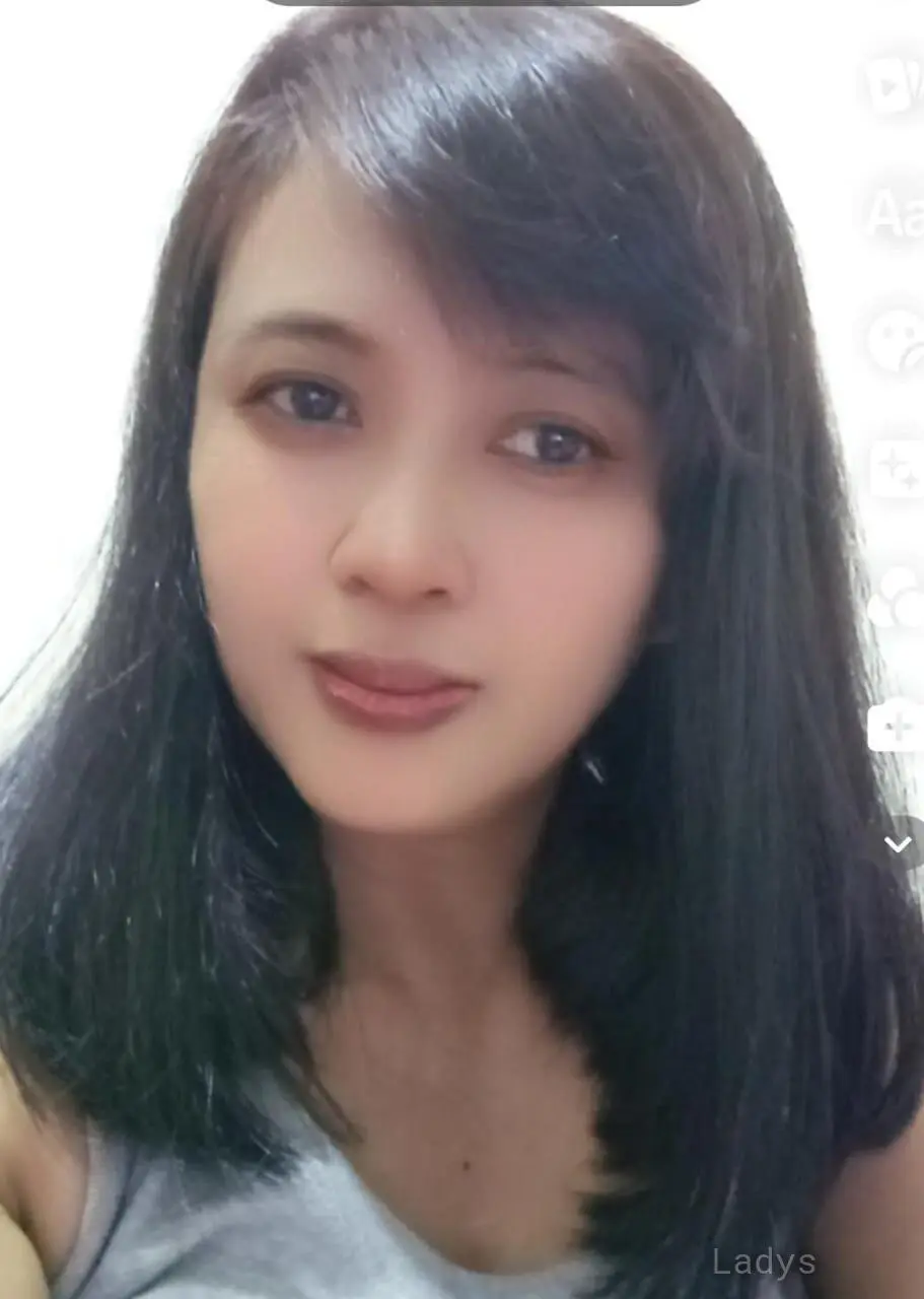 Dewi, 29 years brunette escorts in Surabaya, height 160 sm, Weight kg