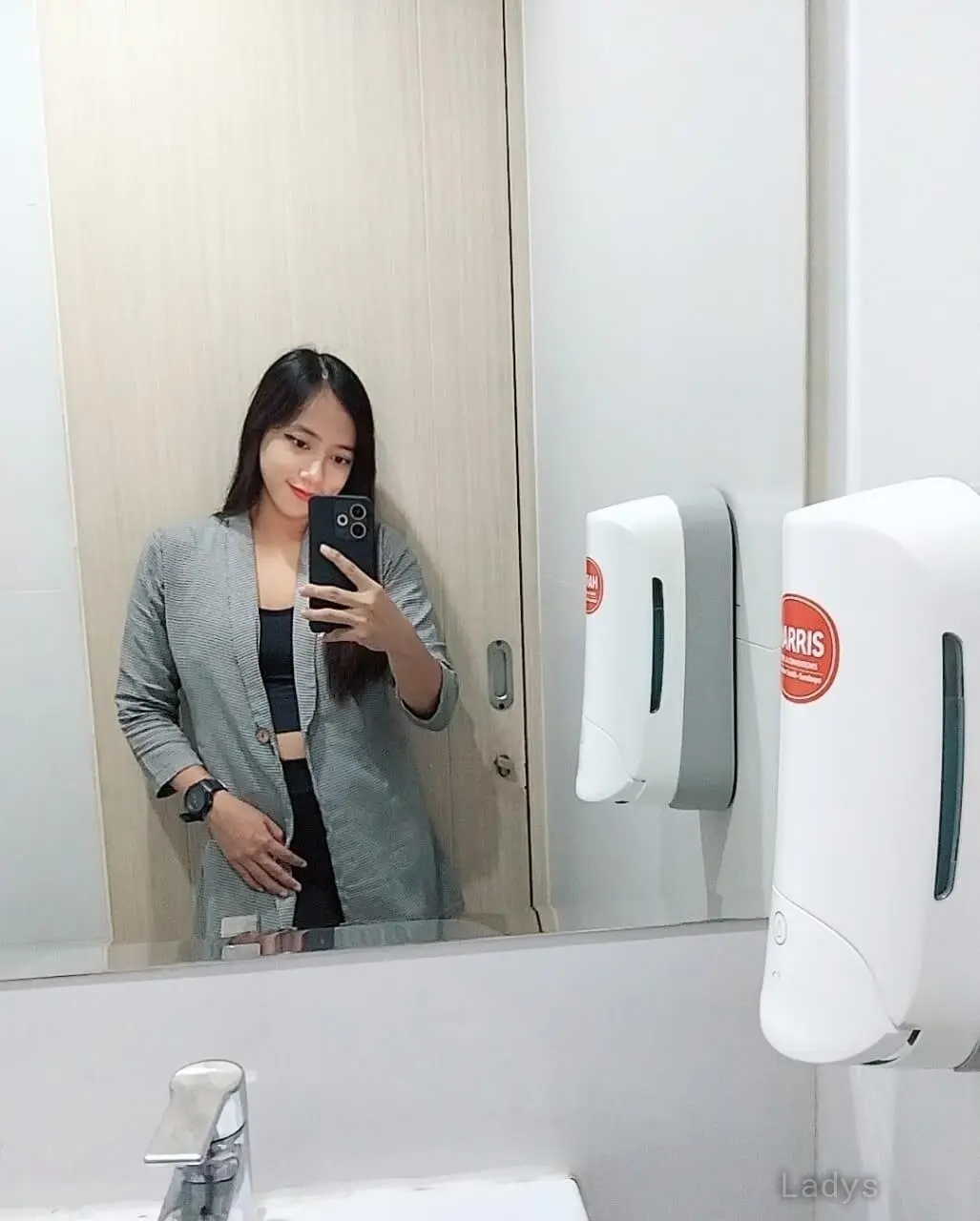 Feby, 23 years brunette escorts in Surabaya, height 162 sm, Weight  kg