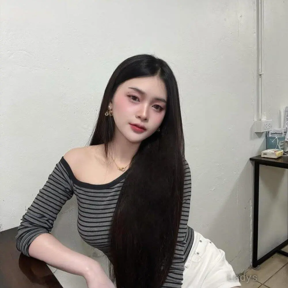 Miwmiw, 20 years brunette escorts in Surabaya, height 158 sm, Weight kg