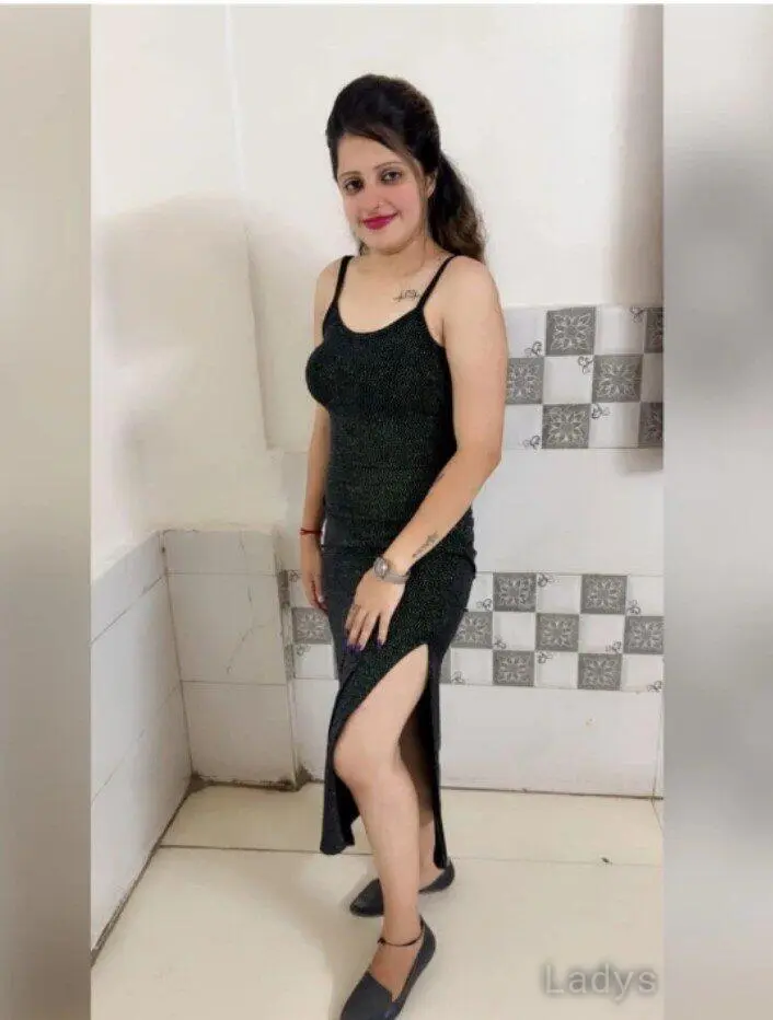Neha, 20 years brunette escorts in Surat, height 169 sm, Weight  kg