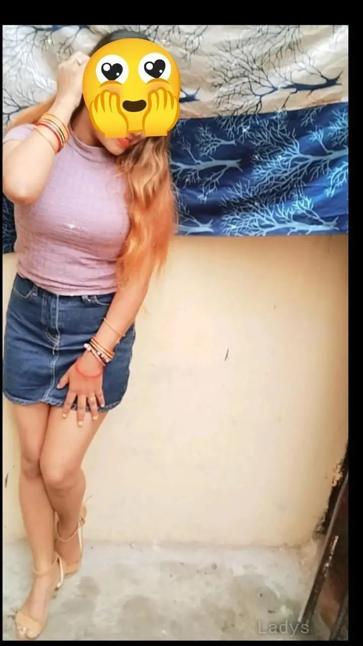 Priya, 24 years brunette escorts in Surat, height 160 sm, Weight kg