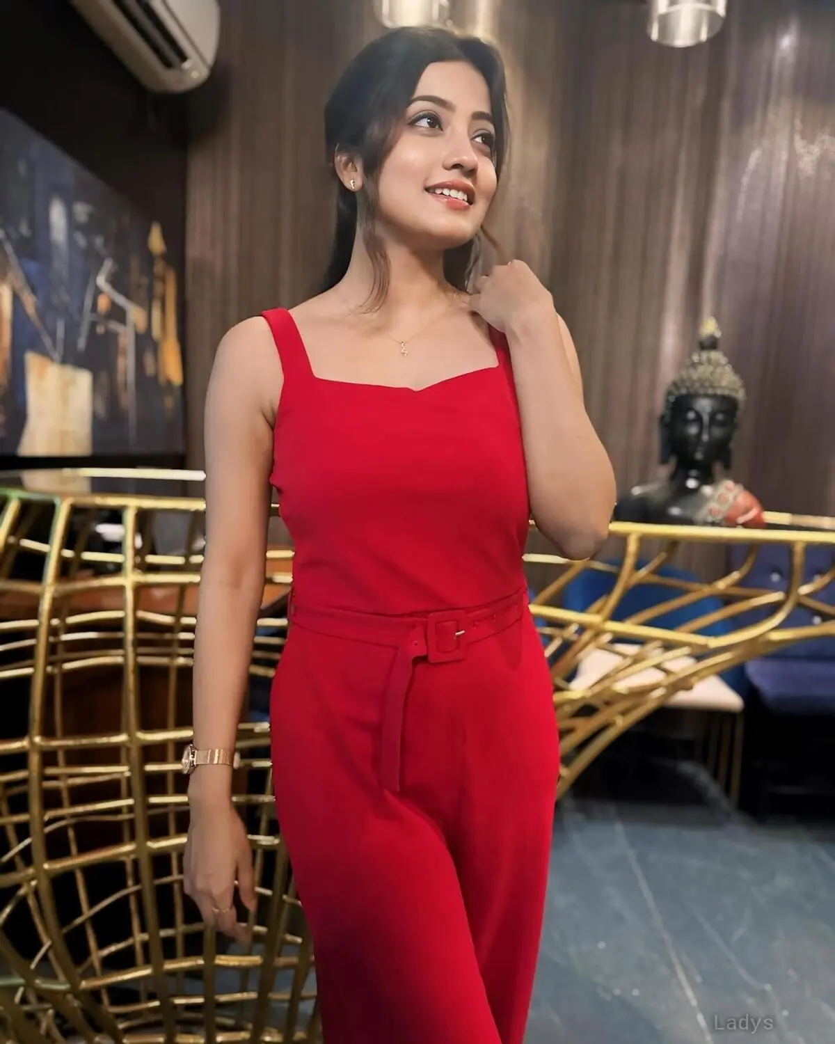 Ranjana, 22 years brunette escorts in Surat, height 154 sm, Weight kg