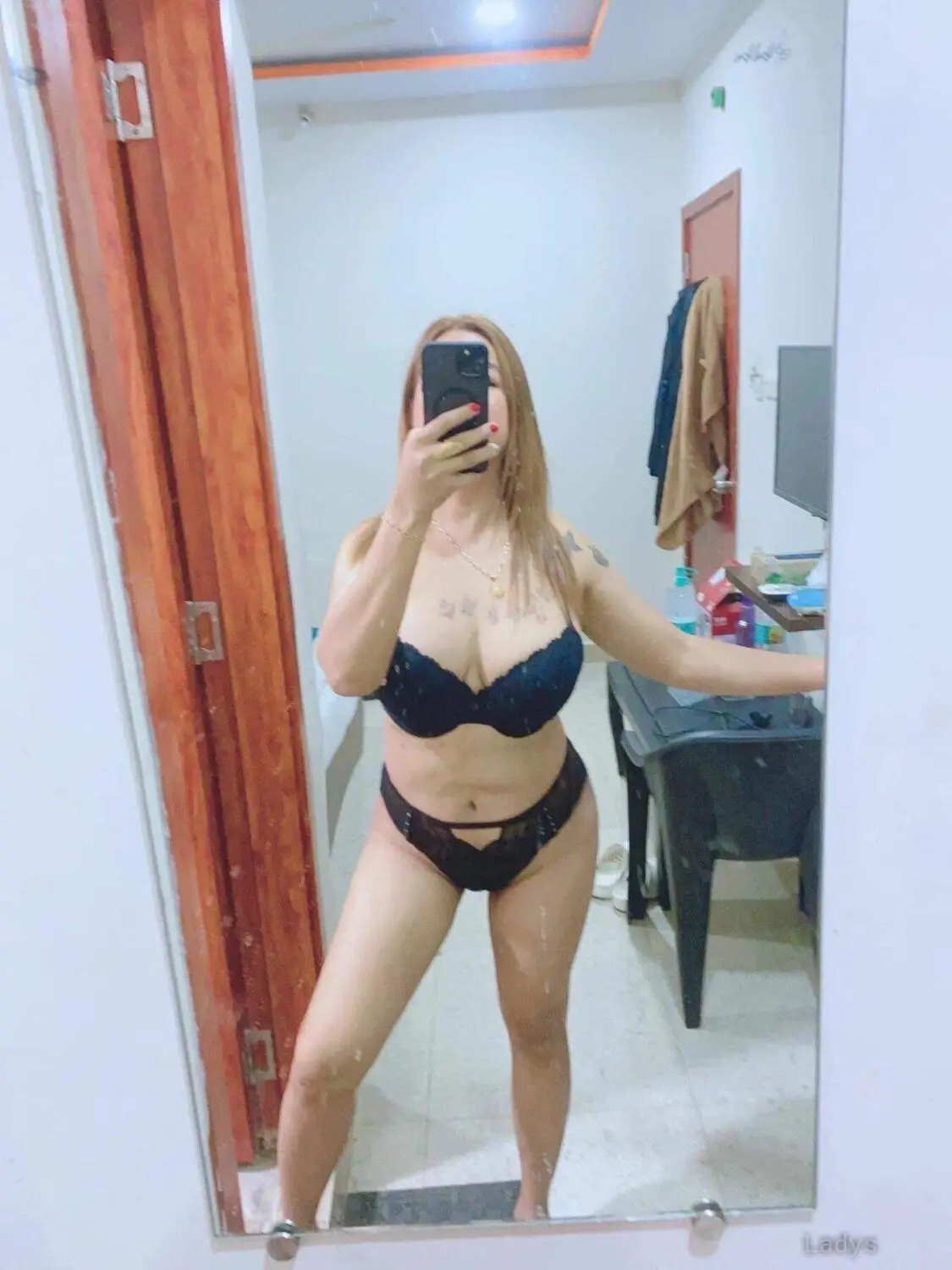 Sapna, 21 years brunette escorts in Surat, height 124 sm, Weight kg