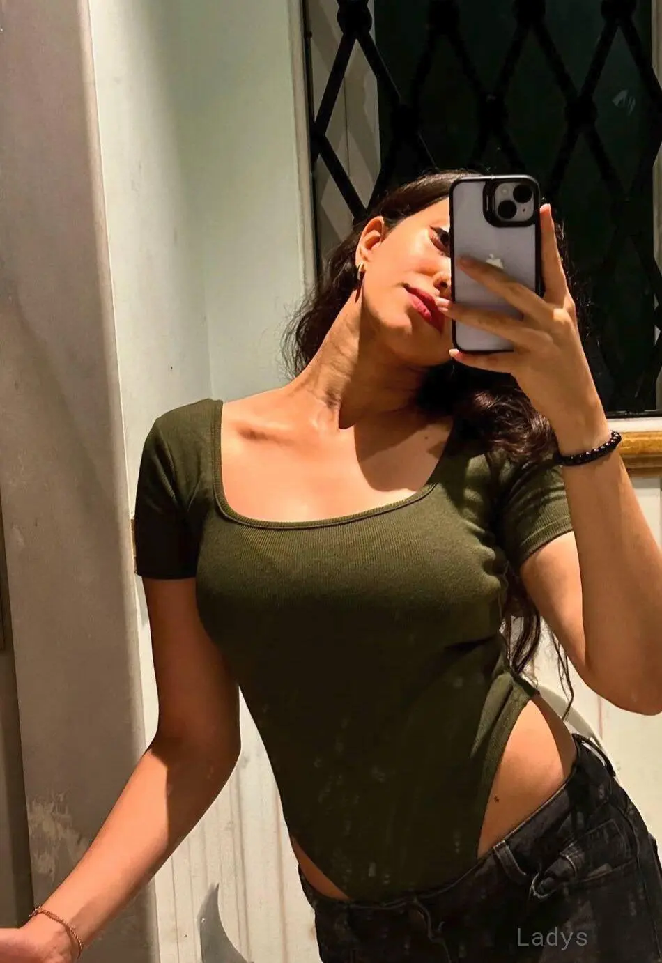 Shifa, 25 years brunette escorts in Surat, height 166 sm, Weight kg