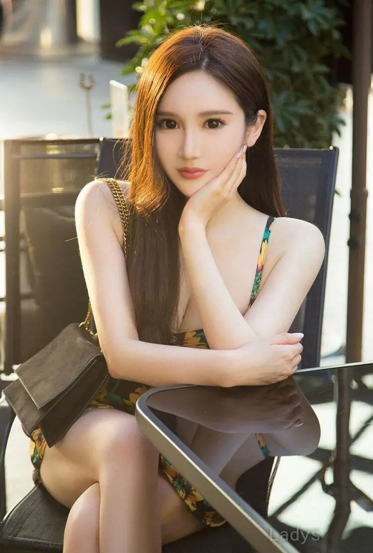 Lisa, 24 years brunette escorts in Suzhou, height 168 sm, Weight kg