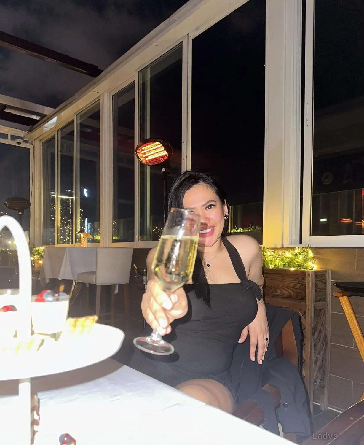 Sophia, 26 years brunette escorts in Sydney, height 165 sm, Weight kg