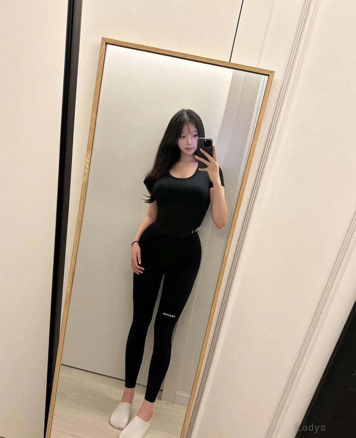 Naomi, 24 years brunette escorts in Taipei, height 165 sm, Weight  kg