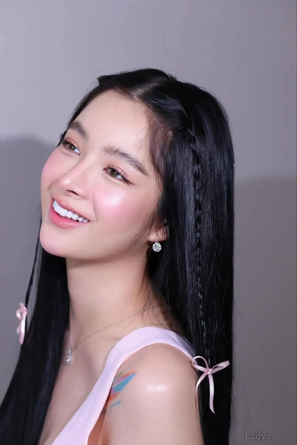 Paola, 21 years brunette escorts in Taipei, height 165 sm, Weight kg