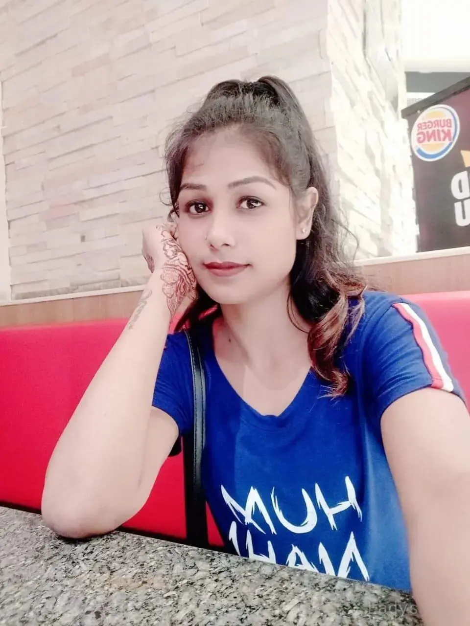 Parvin, 23 years brunette escorts in Thane, height 168 sm, Weight  kg