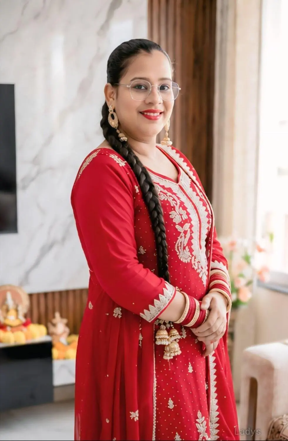 ((🕊️PRIYANKA🕊️)), years brunette escorts in Thane, height sm, Weight kg