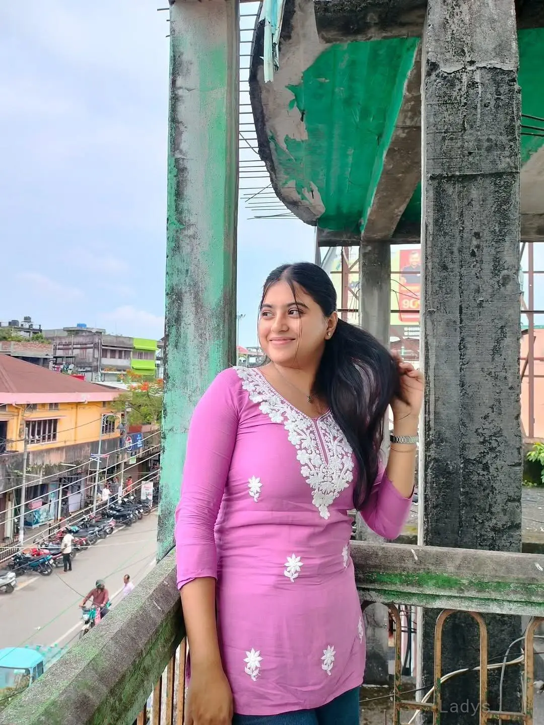 Ragini, years brunette escorts in Thane, height sm, Weight kg