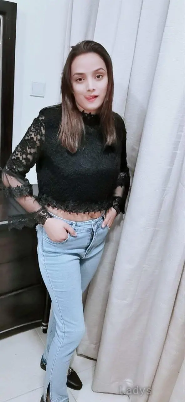 Thane, 22 years brunette escorts in Thane, height 154 sm, Weight  kg