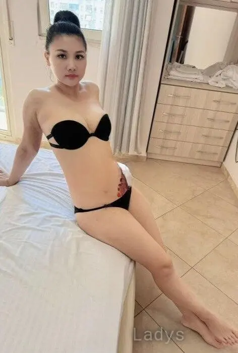 Myojbns, 26 years brunette escorts in Tirana, height 166 sm, Weight 65 kg