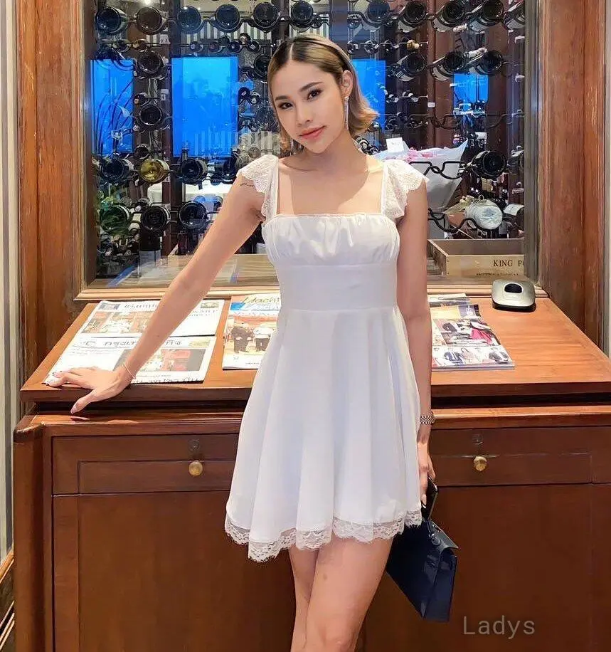 Ping, 24 years brunette escorts in Tokyo, height 165 sm, Weight  kg