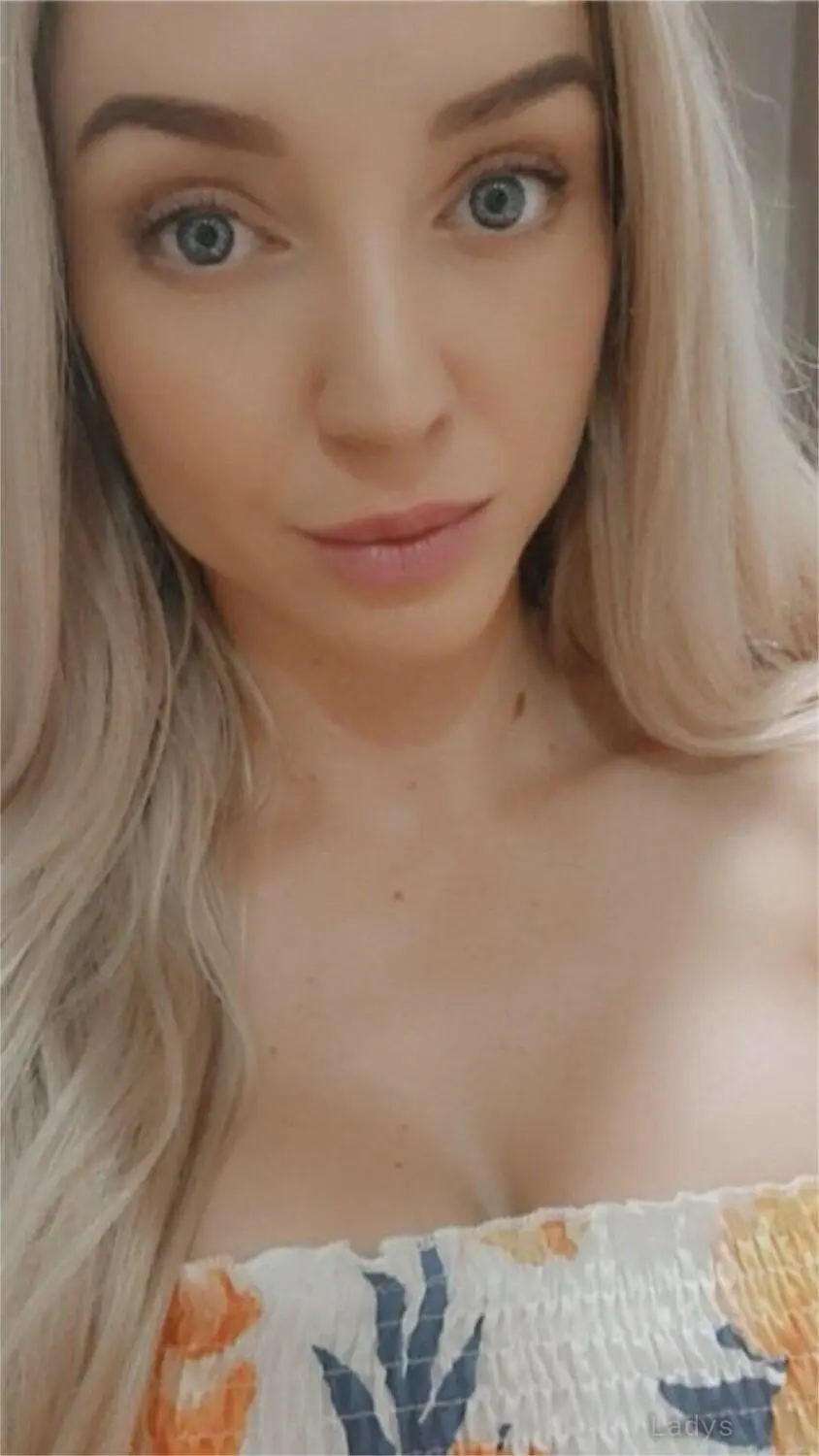 Hannah Smith, 27 years brunette escorts in Toronto, height sm, Weight kg