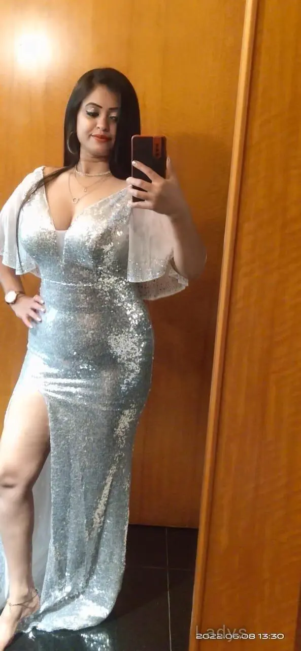 Lisa, 22 years brunette escorts in Udaipur, height 190 sm, Weight  kg