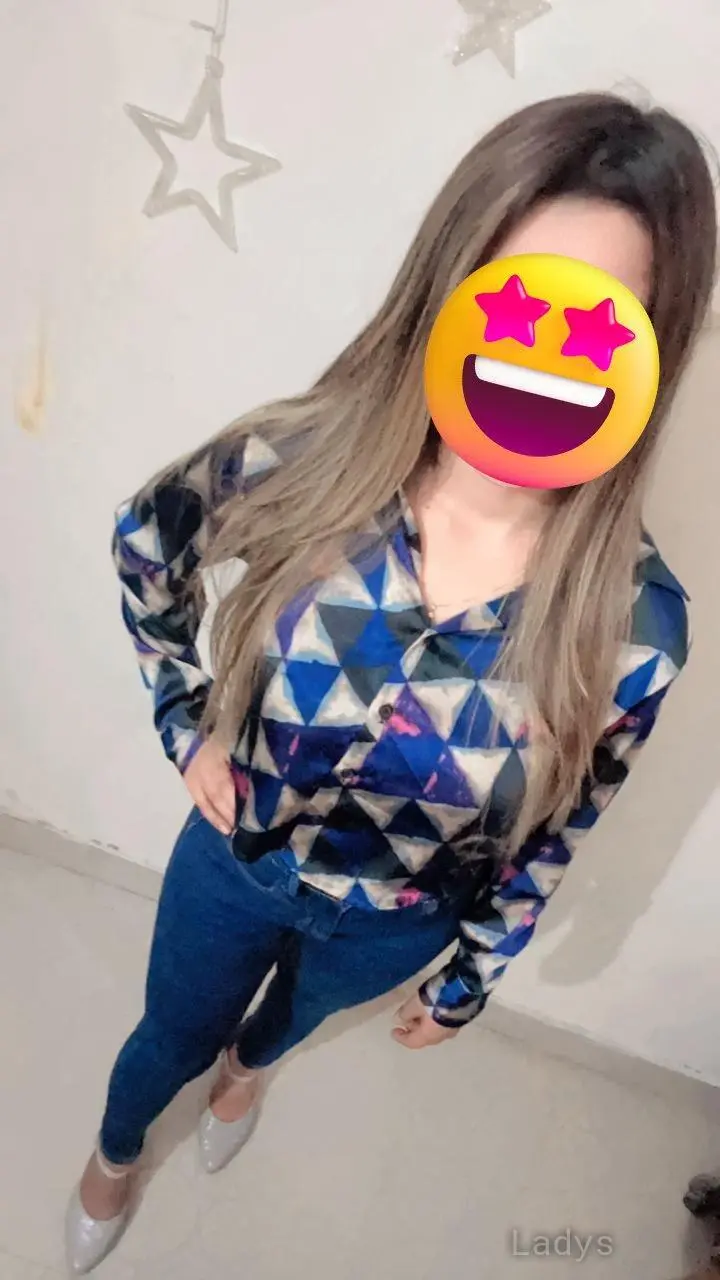 Pooja, 28 years brunette escorts in Udaipur, height 190 sm, Weight kg