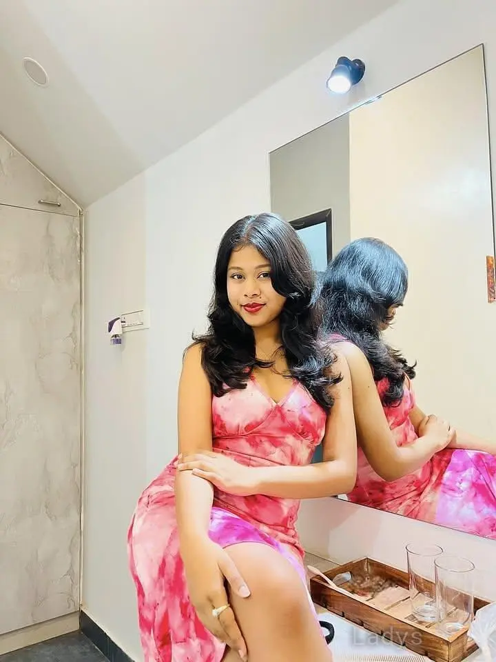 Priyanka, 22 years brunette escorts in Udaipur, height 170 sm, Weight  kg