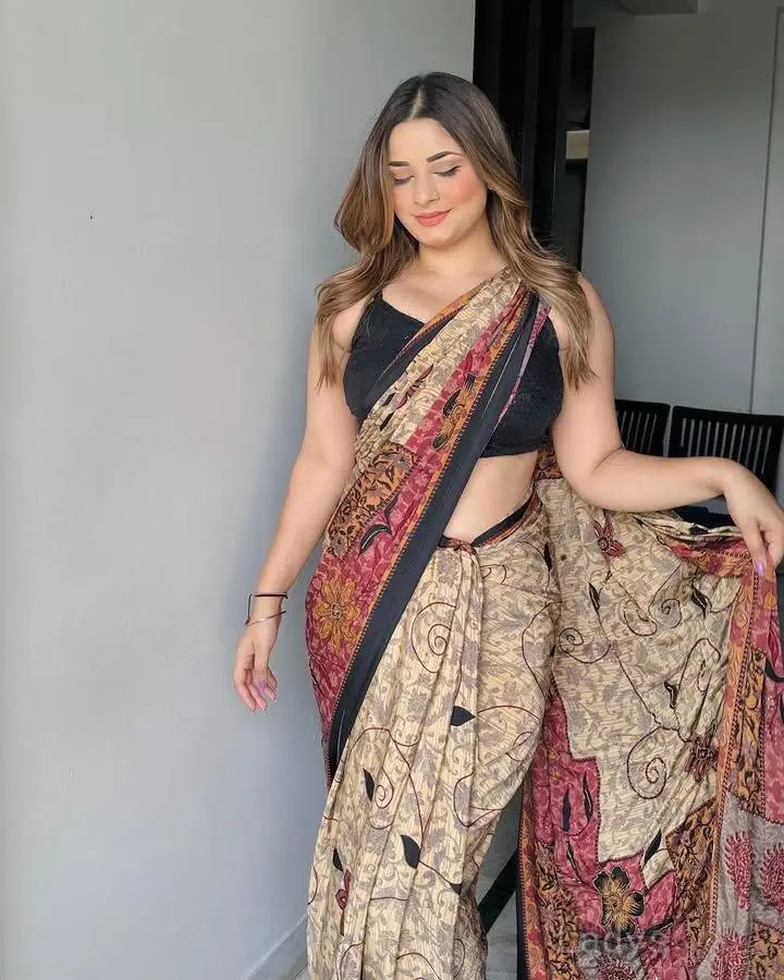 Sonali, 22 years brunette escorts in Udaipur, height 154 sm, Weight kg
