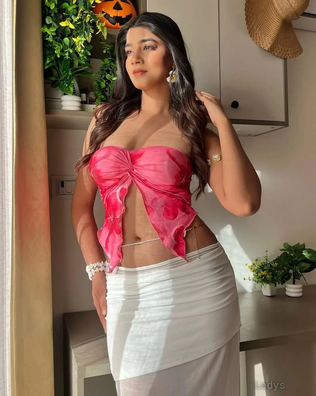 Subrana, 23 years brunette escorts in Udaipur, height 154 sm, Weight  kg