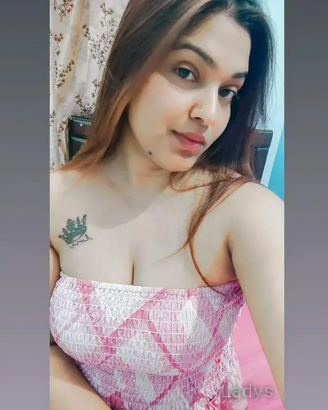 Aarti, 21 years brunette escorts in Vadodara, height 153 sm, Weight kg
