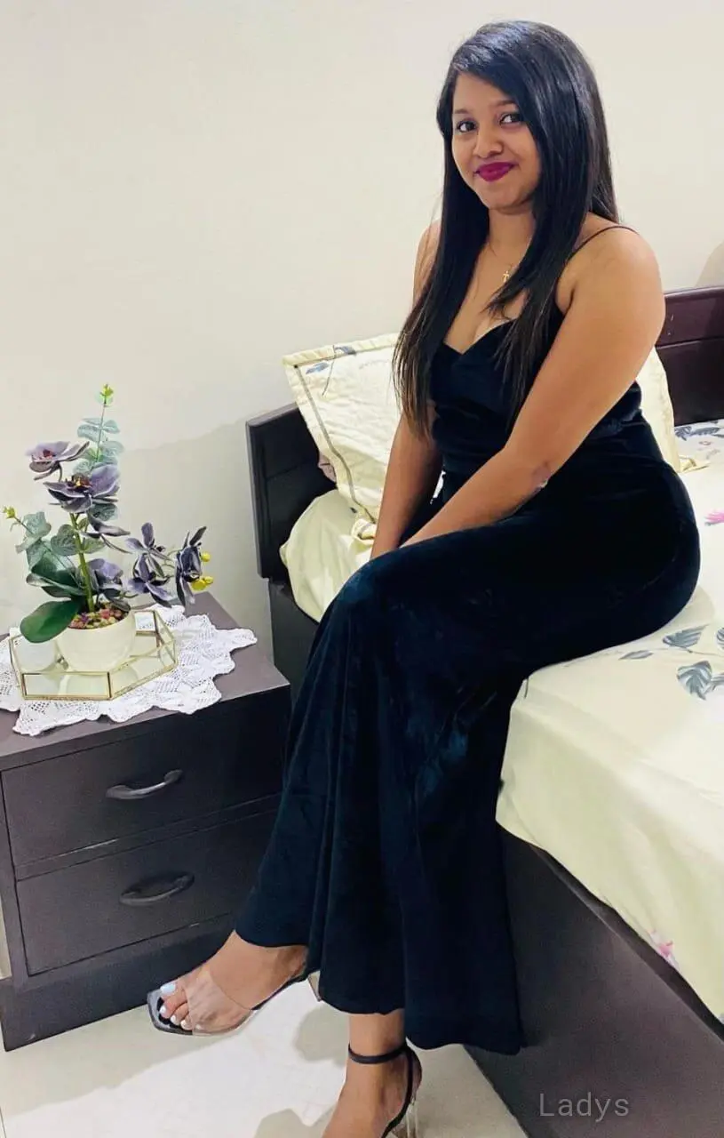 Anushka, 21 years brunette escorts in Vadodara, height 154 sm, Weight  kg