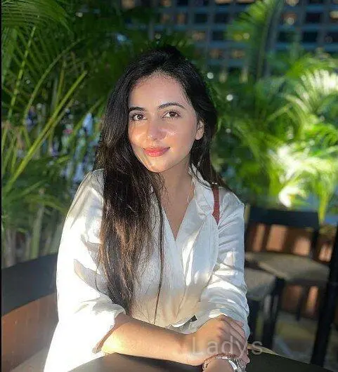 Dimpal, 23 years brunette escorts in Vadodara, height 153 sm, Weight  kg