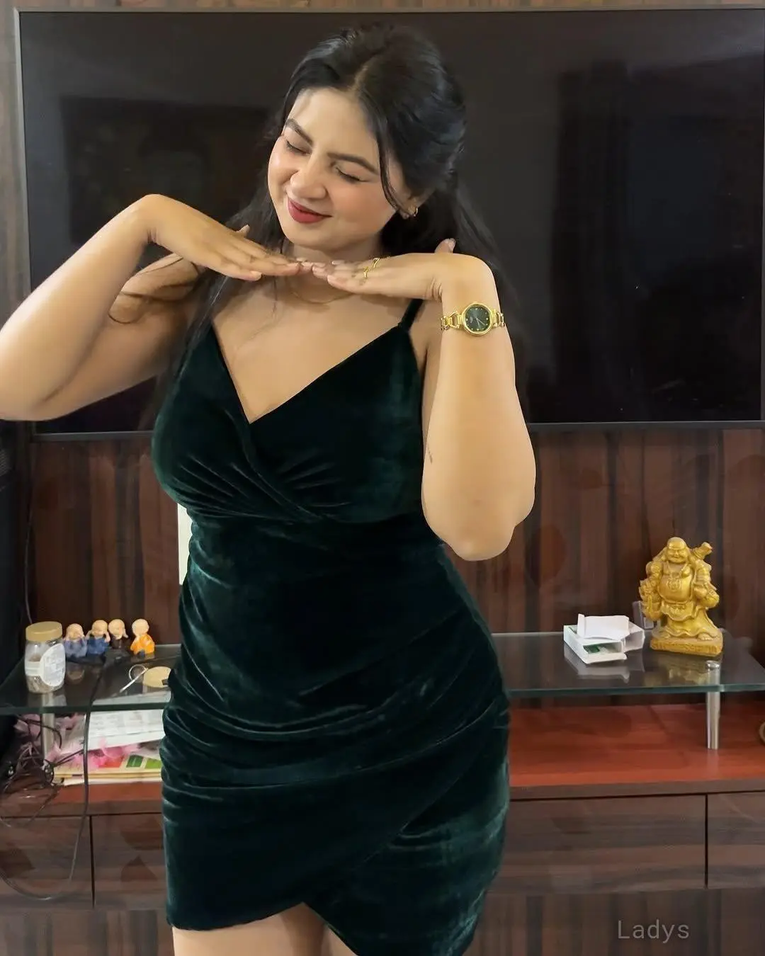Anushka, 21 years brunette escorts in Vapi, height 165 sm, Weight kg
