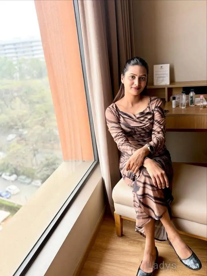 Priyanka, 22 years brunette escorts in Varanasi, height 165 sm, Weight  kg