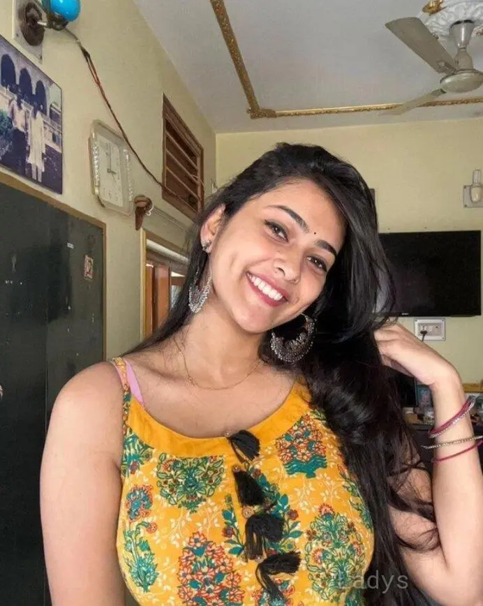 Freya, 21 years brunette escorts in Visakhapatnam, height 153 sm, Weight  kg
