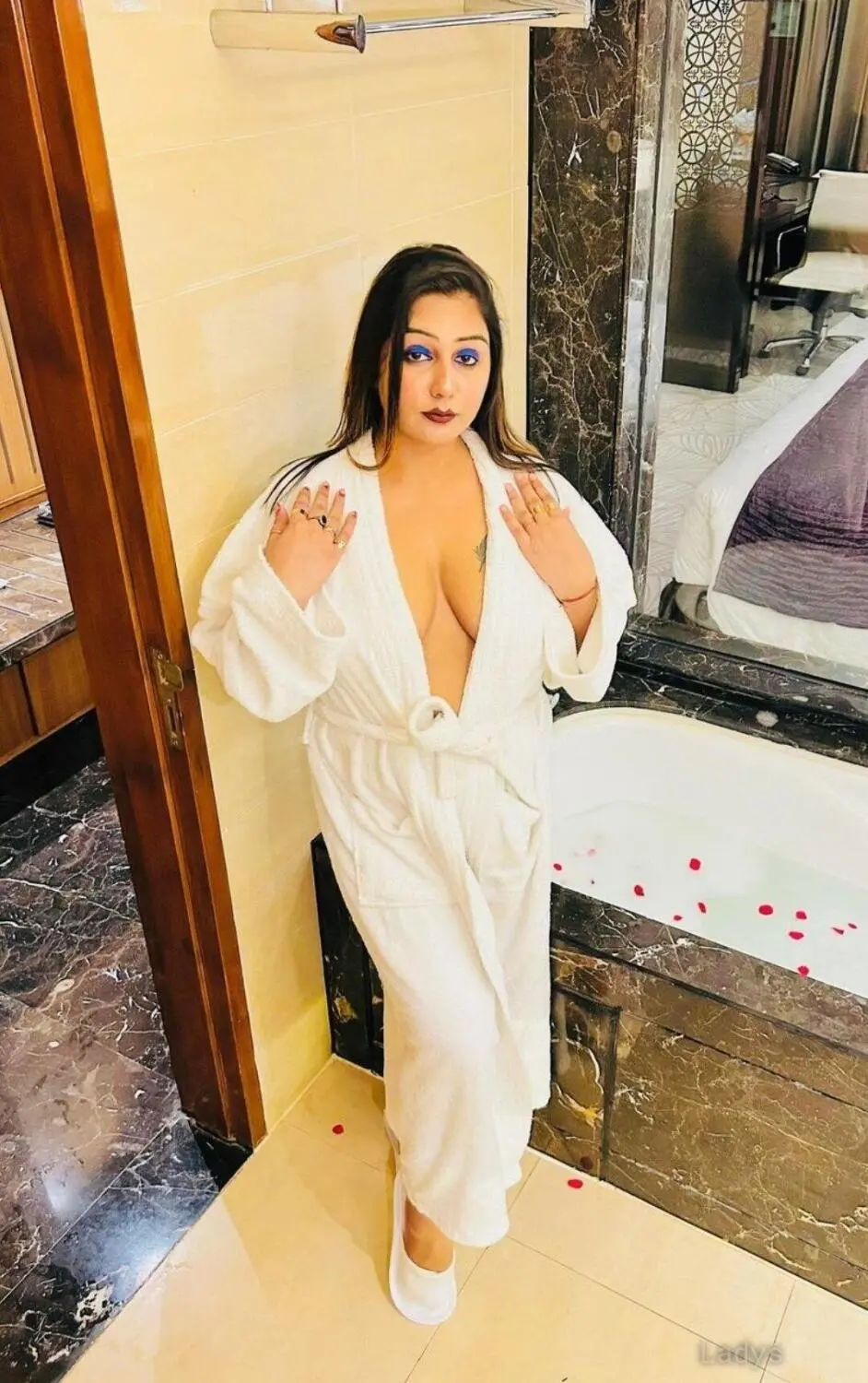 Ragini,  years brunette escorts in Visakhapatnam, height  sm, Weight  kg