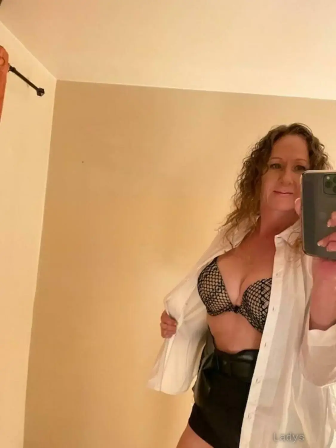VICTORIA, 40 years brunette escorts in Washington DC, height 183 sm, Weight 70 kg